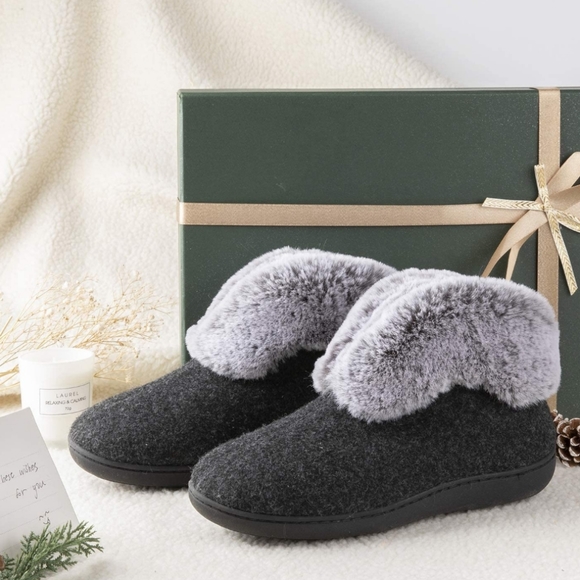 ULTRAIDEAS Women's Nora Plush Faux Fur Bootie Slipper with Memory Foam - Picture 2 of 15